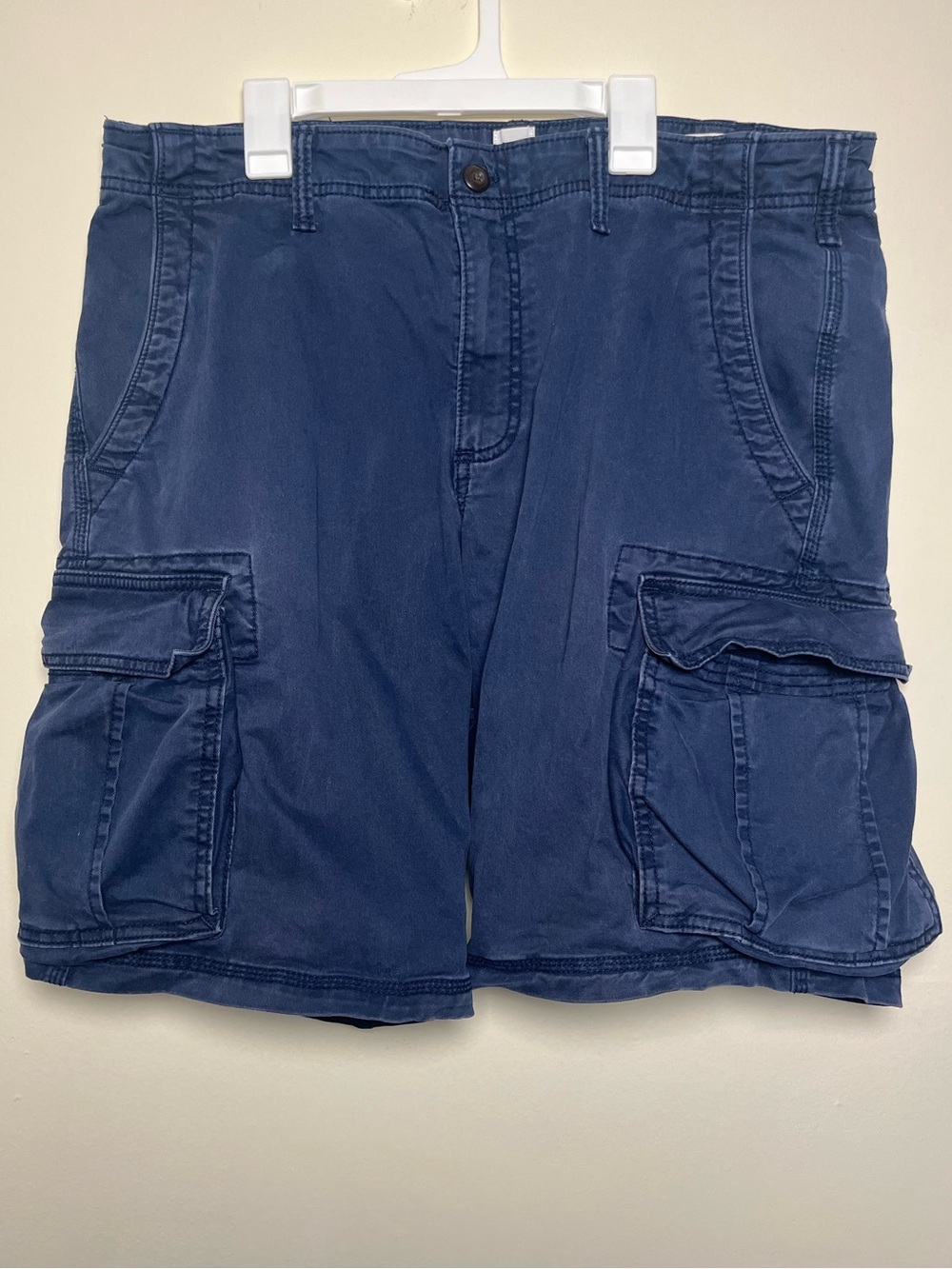GAP Men's Cargo Shorts in Deep Navy Size 36R